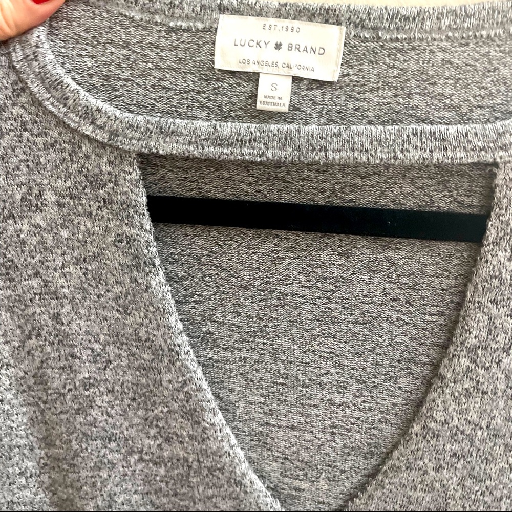 🍀 Lucky Brand gray sweater with front cut-out.